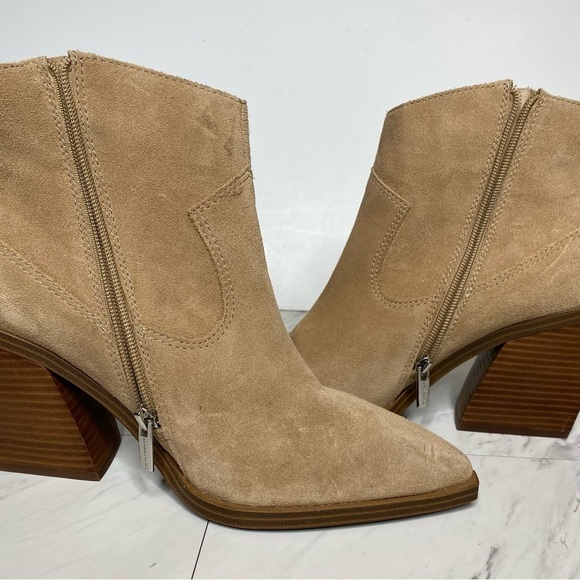 New! Vince Camuto Gredile Tan Suede Pointy Toe Bootie 11M - Picture 6 of 16